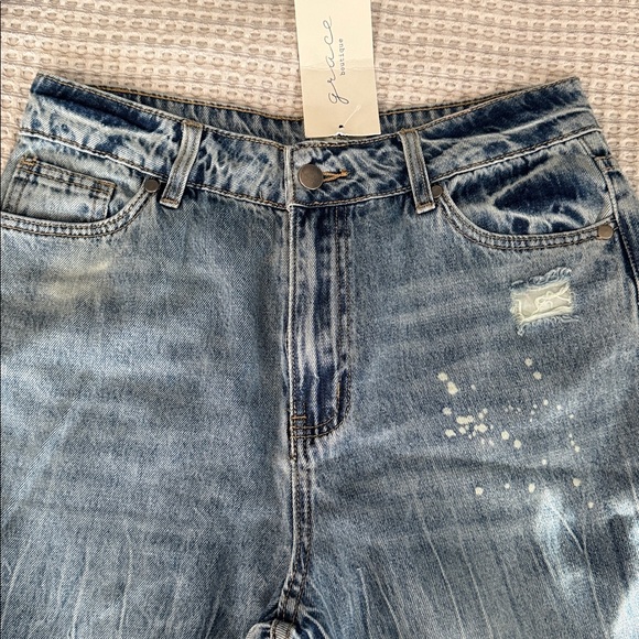 Easel Blue Boyfriend Jeans with Patchwork
Size Medium. New with tags. - Picture 2 of 10
